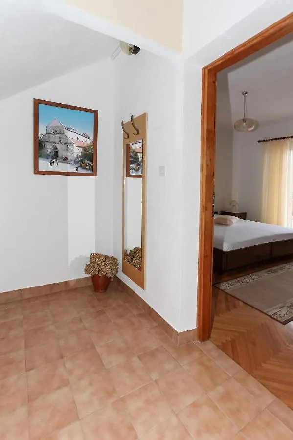 Apartments Spavalo Pag Town