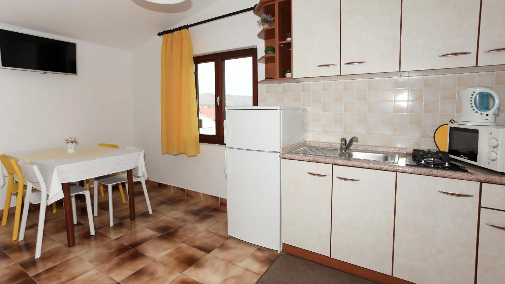 Apartments Spavalo Pag Town
