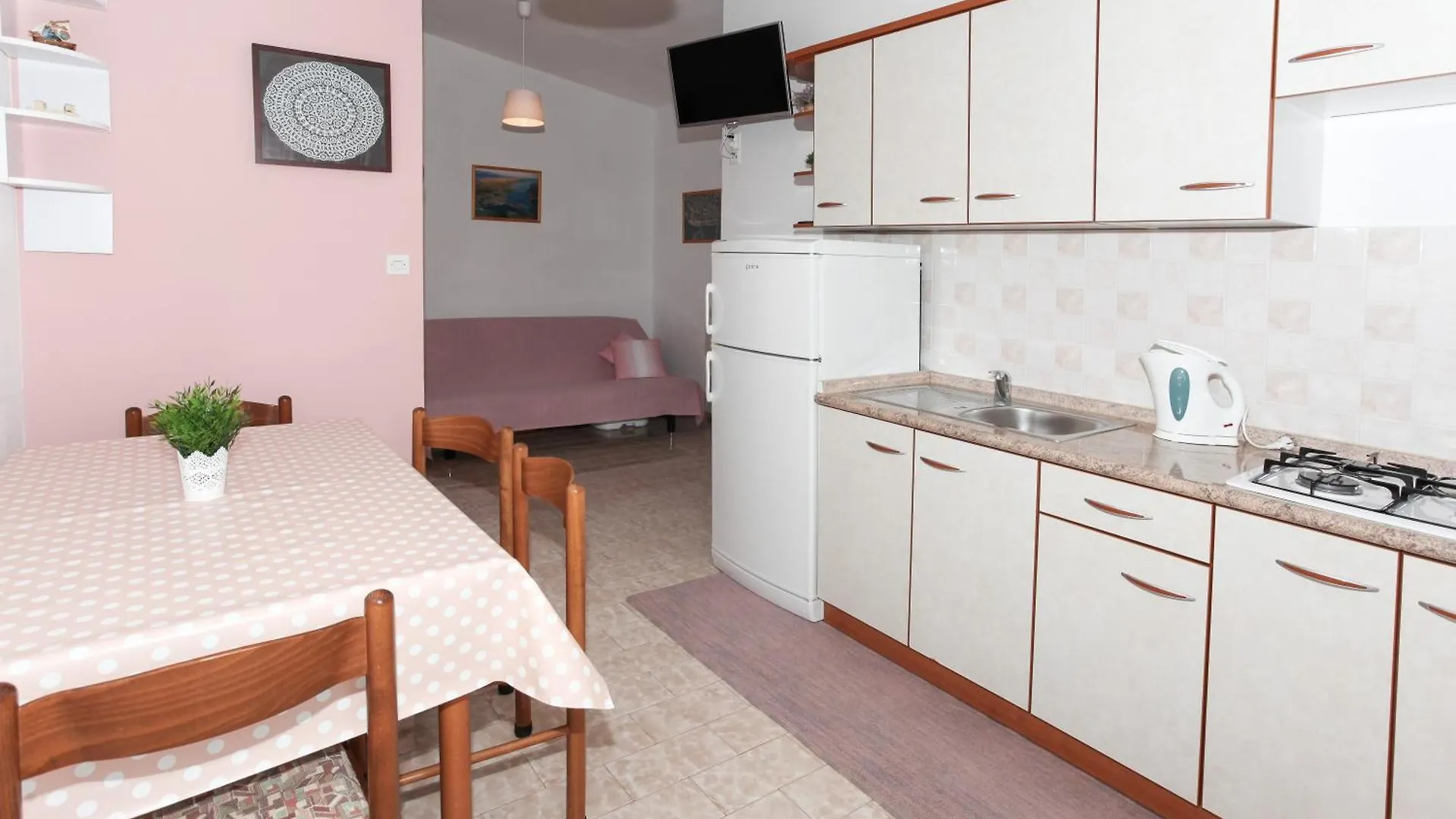 Apartments Spavalo Pag Town